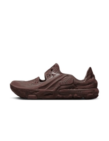 https://static.nike.com/a/images/t_default/9f2ea874-7150-4cb6-8a2a-80f4d1cb5d0f/NIKE+ISPA+UNIVERSAL.png