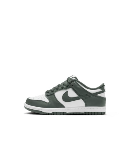 https://static.nike.com/a/images/t_default/5b10d5bf-b500-4d8a-9dfc-85e25b607194/NIKE+DUNK+LOW+%28GS%29.png