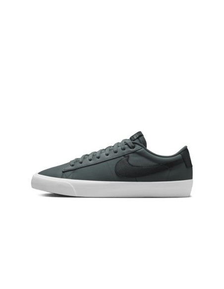 https://static.nike.com/a/images/t_default/e16b539d-3964-4c86-a3cc-e6b2a8e28e7e/BLAZER+LOW+PRO+GT.png